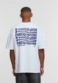 Футболка Футболка