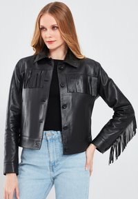 Кожаная куртка Кожаная куртка