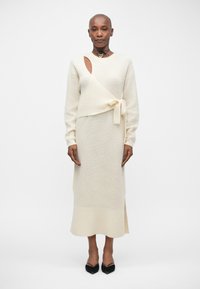 Вязаное платье Вязаное платье