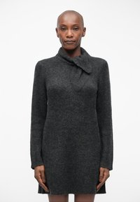 Вязаное платье Вязаное платье