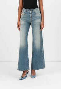 Широкие брюки Широкие брюки