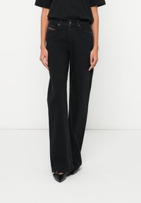 Свободные джинсы Свободные джинсы