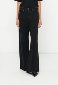 Свободные джинсы Свободные джинсы