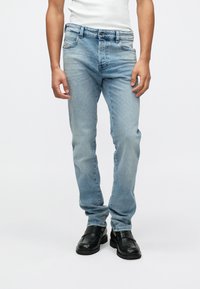 Узкие джинсы Узкие джинсы